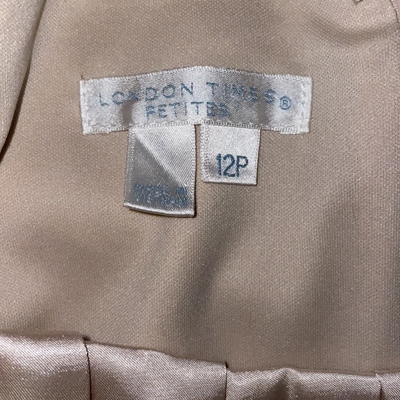 Dress - Picture 4 of 5